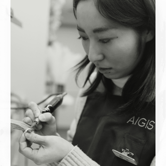 デザイナー 鈴木