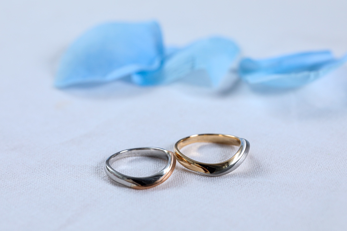 コンビカラーの結婚指輪