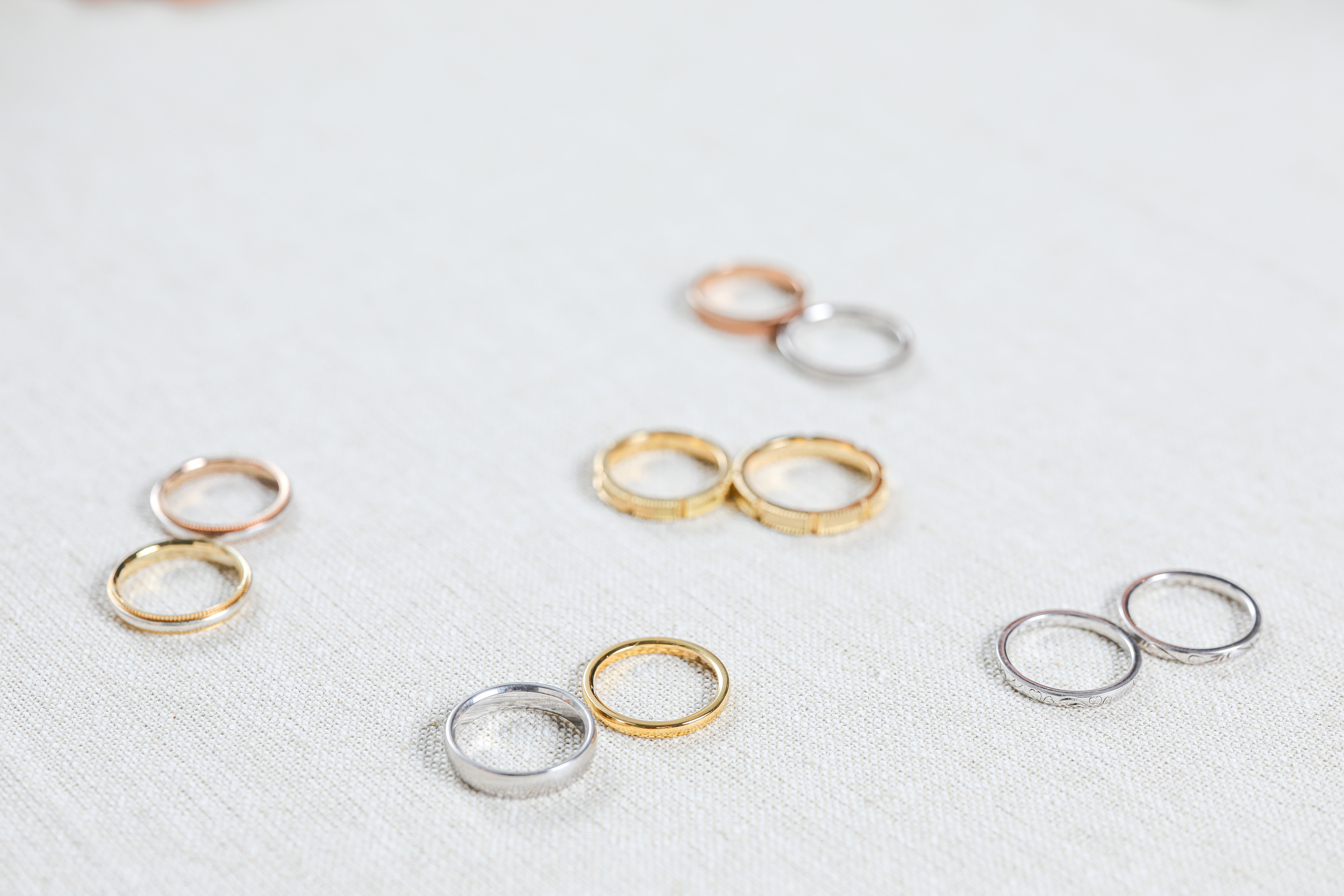結婚指輪の宝石はどうやって留めるの？石留めの方法と種類をご紹介 