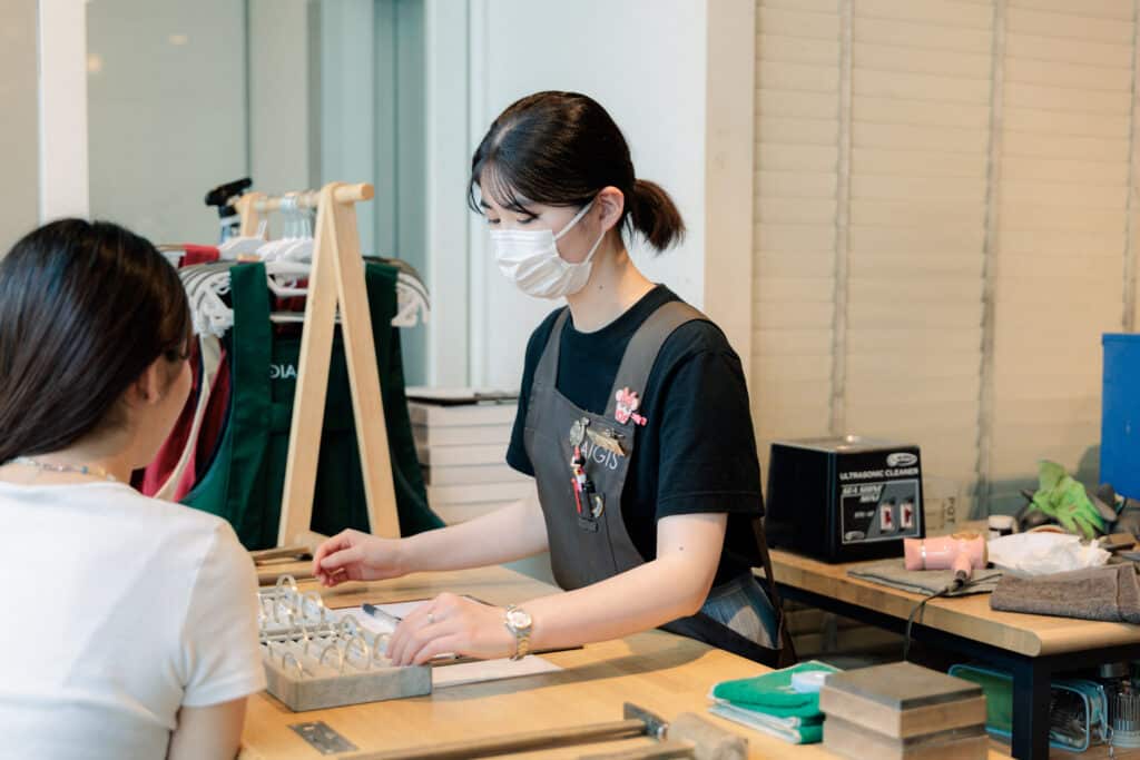 AIGISの店内の雰囲気