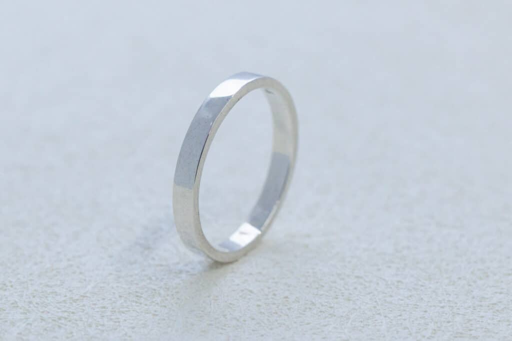 模様が彫られていないリング