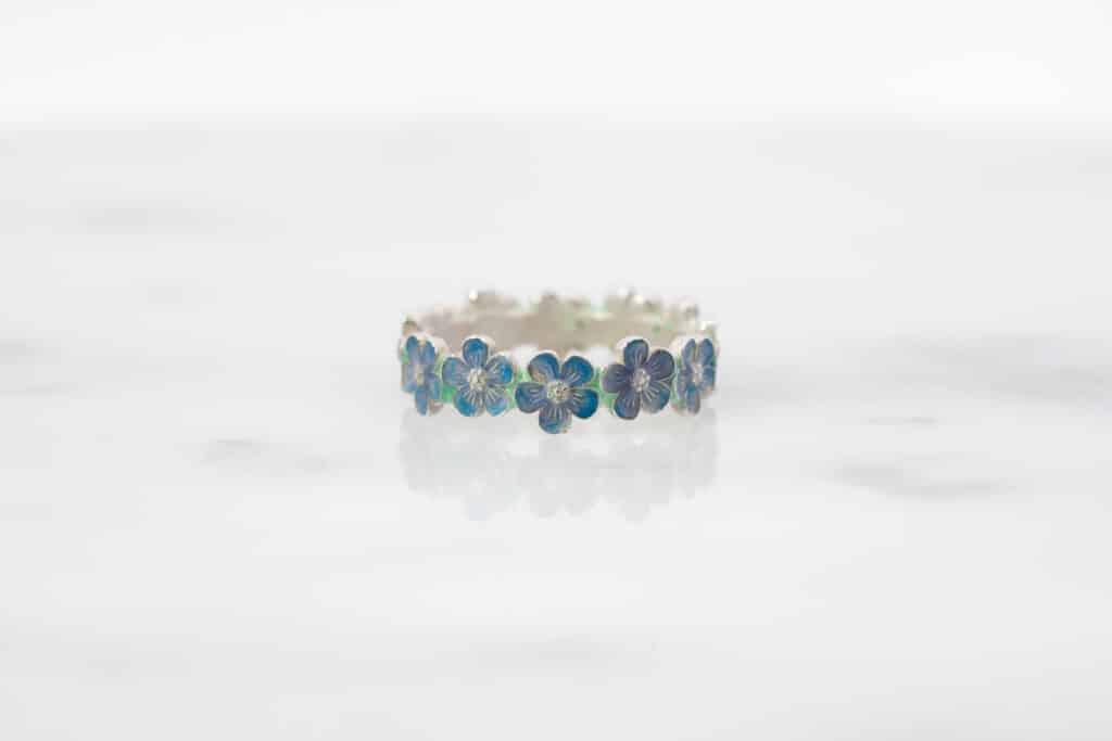 花モチーフのエマーユリング(全周)