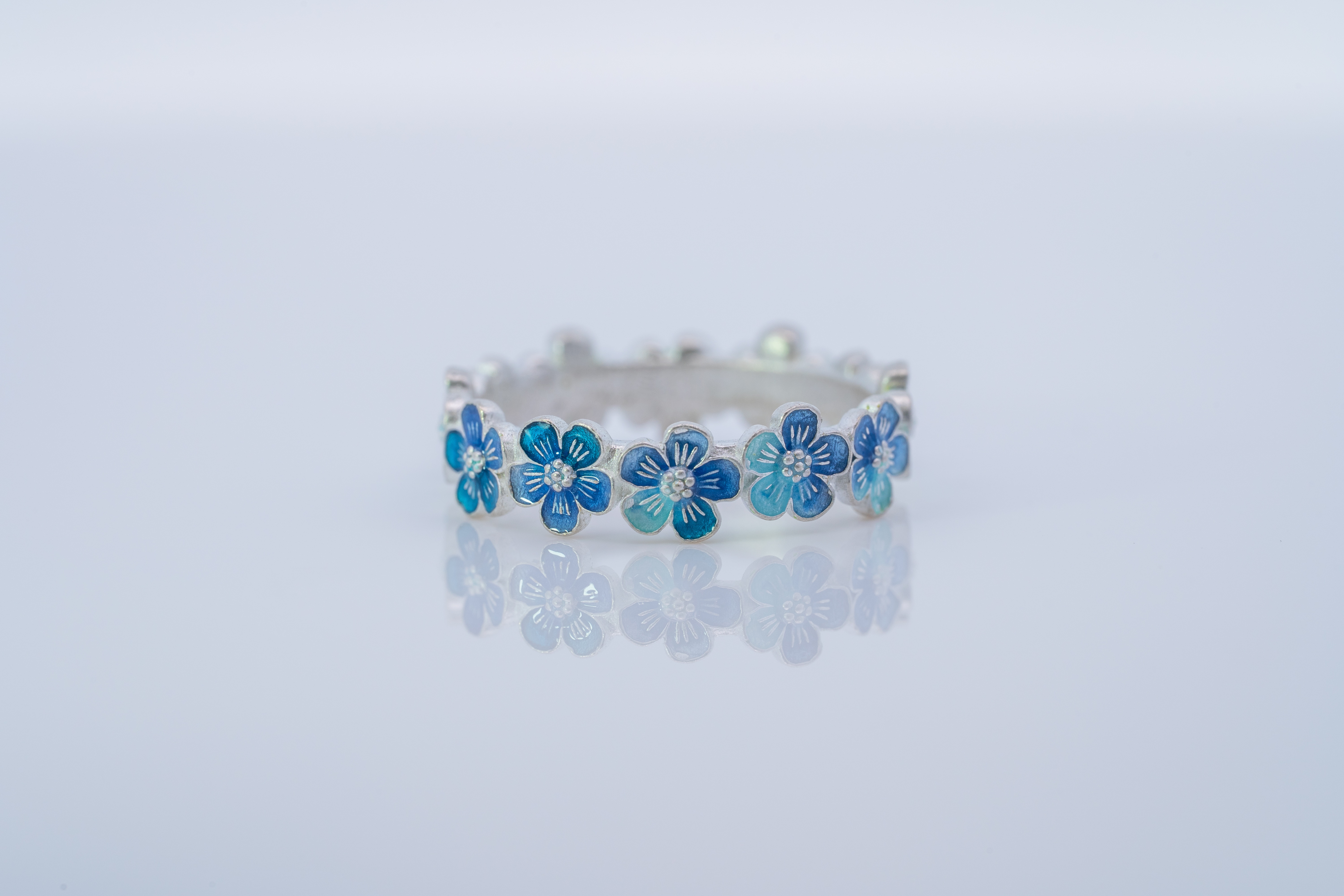 花モチーフのエマーユリング