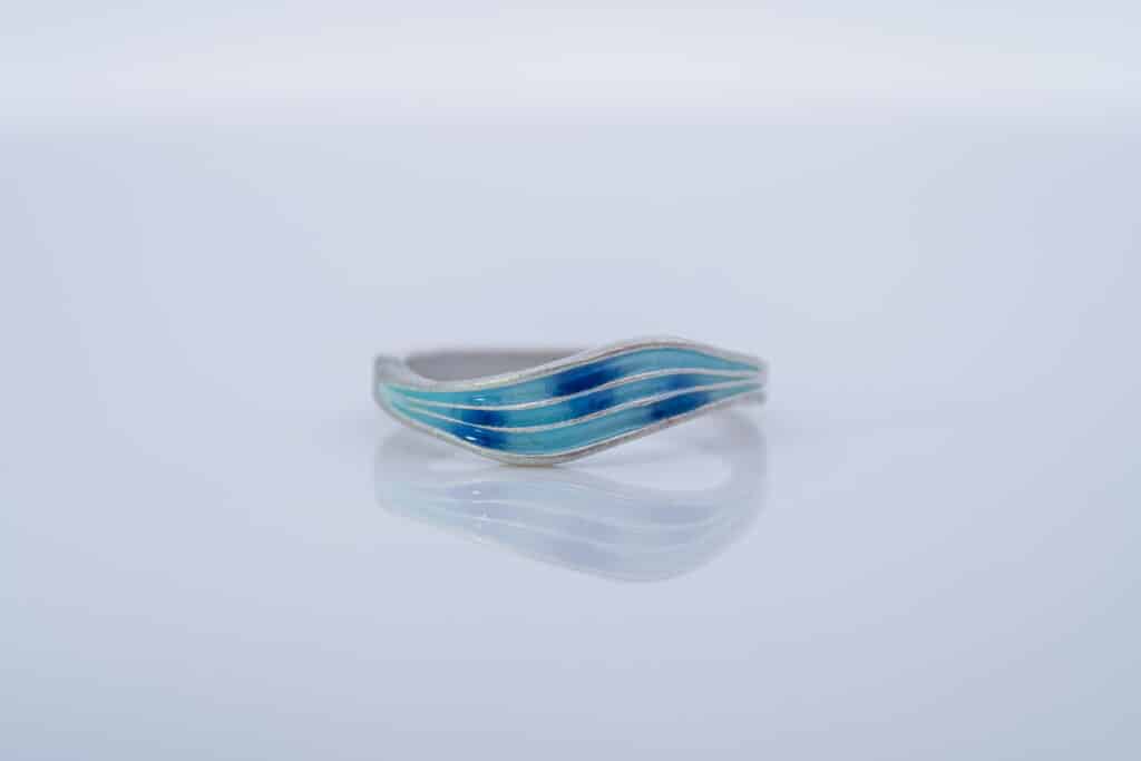 青いエマーユリング