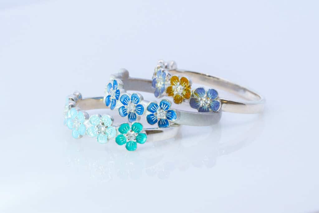 花モチーフのエマーユリング(青)