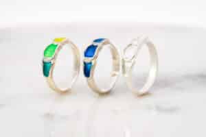 レモンイエロー×黄緑×エメラルドと青系のエマーユリング