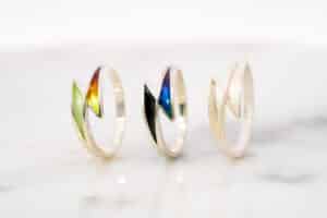 グラデーションで色付けを行ったエマーユリング