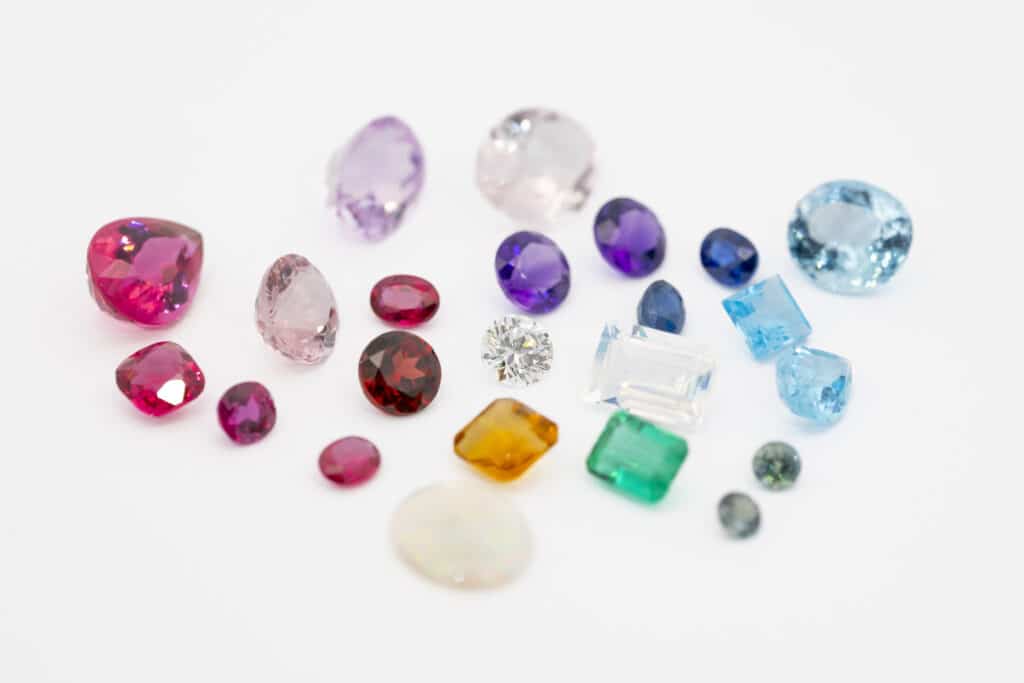 石留めできる宝石