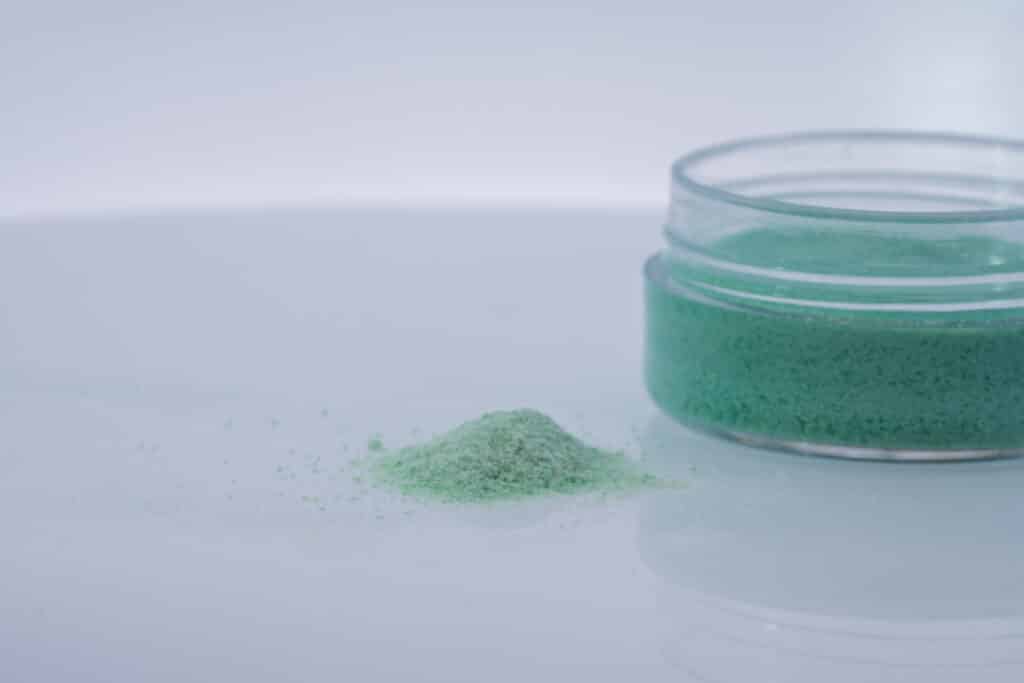 カラーのうちの1つ