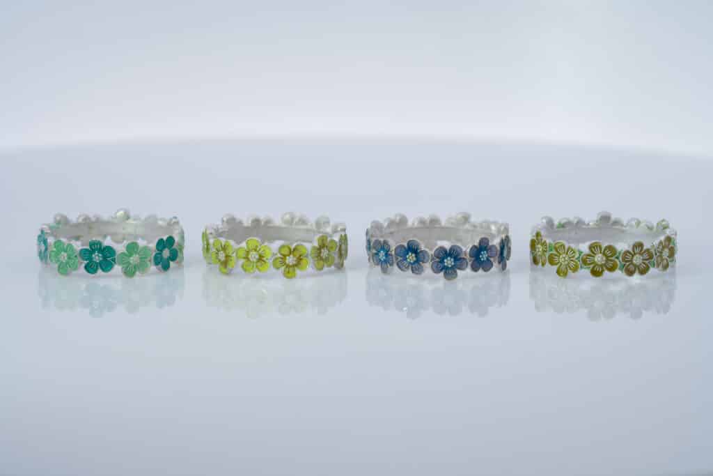 花モチーフのエマーユリング4つ