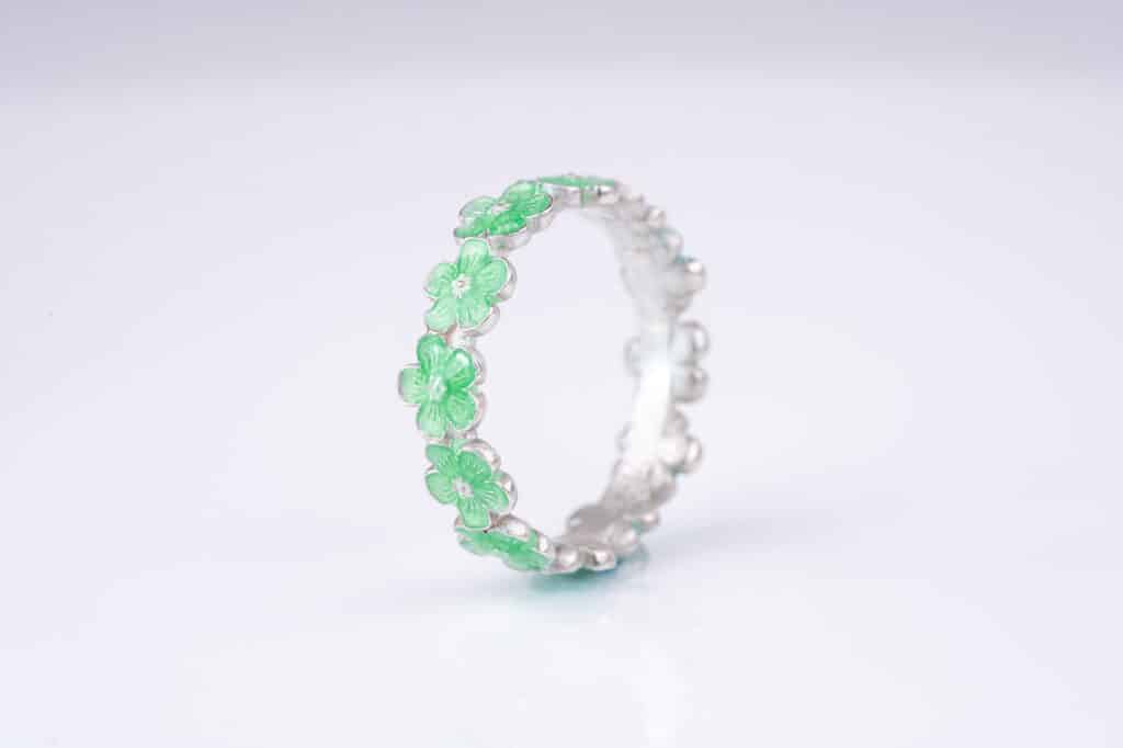 エマーユリング黄緑1