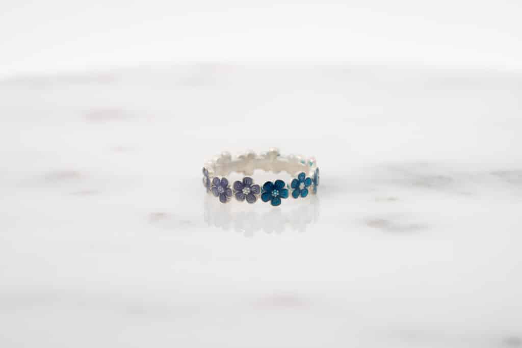 藤色（紫）とネービーの花モチーフエマーユリング③