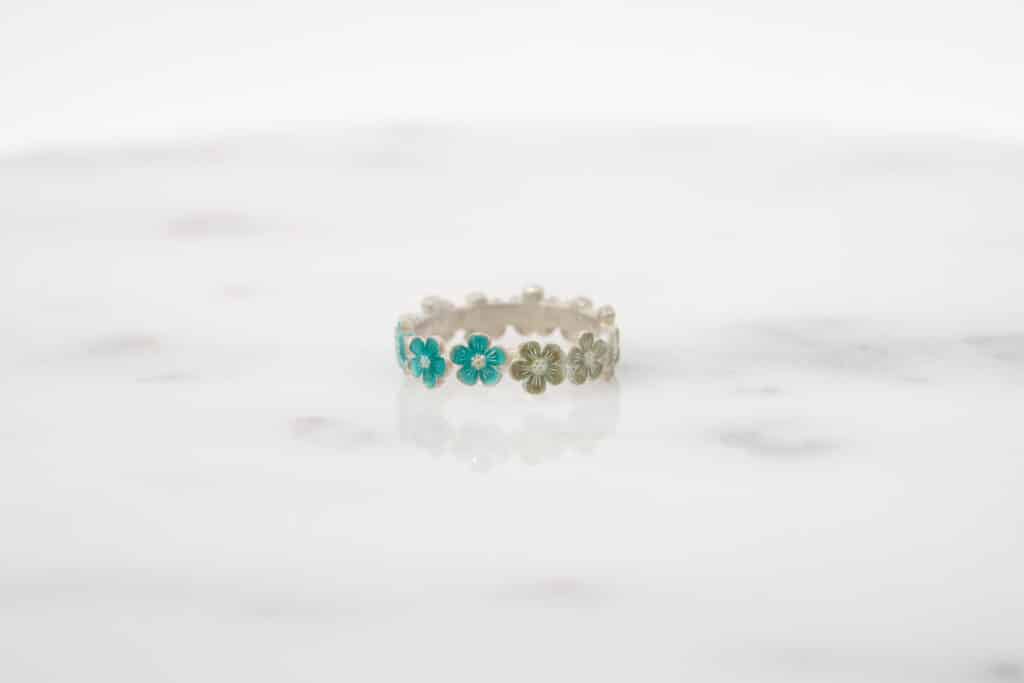 エメラルドを使ったエマーユリング②