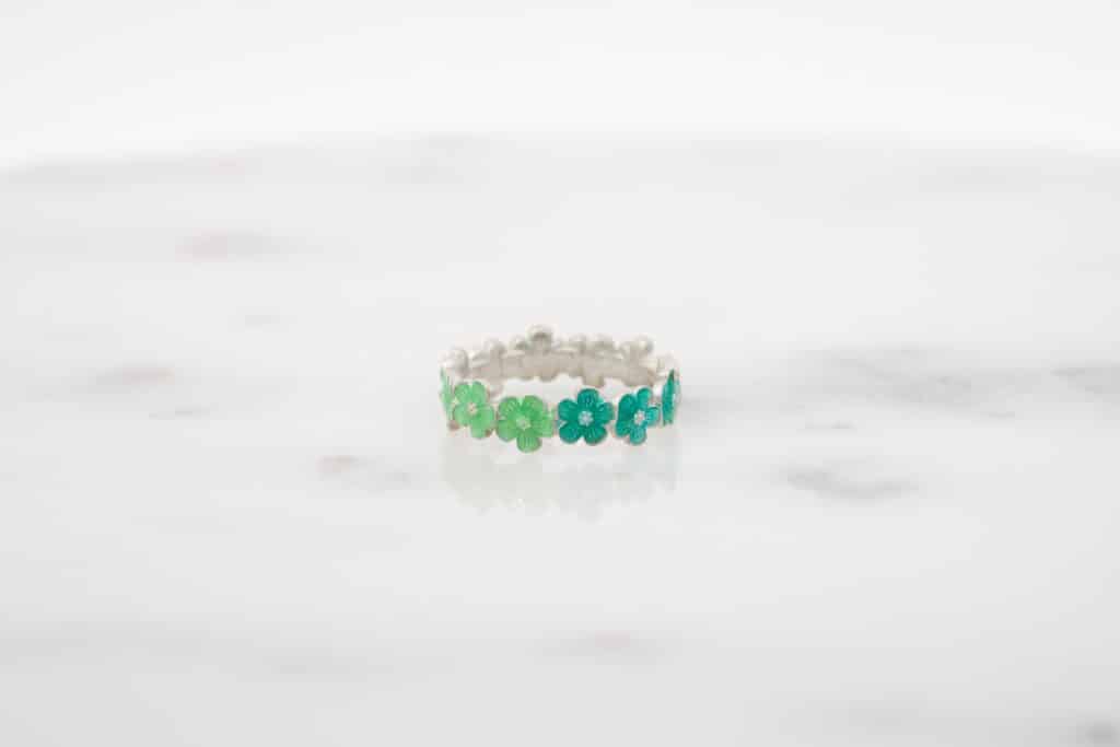 黄緑と深緑のエマーユリング③