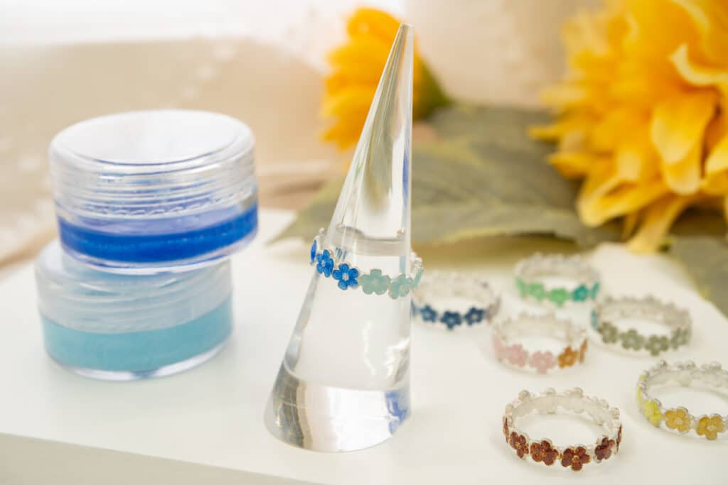 水色とスカイブルーのエマーユリング②