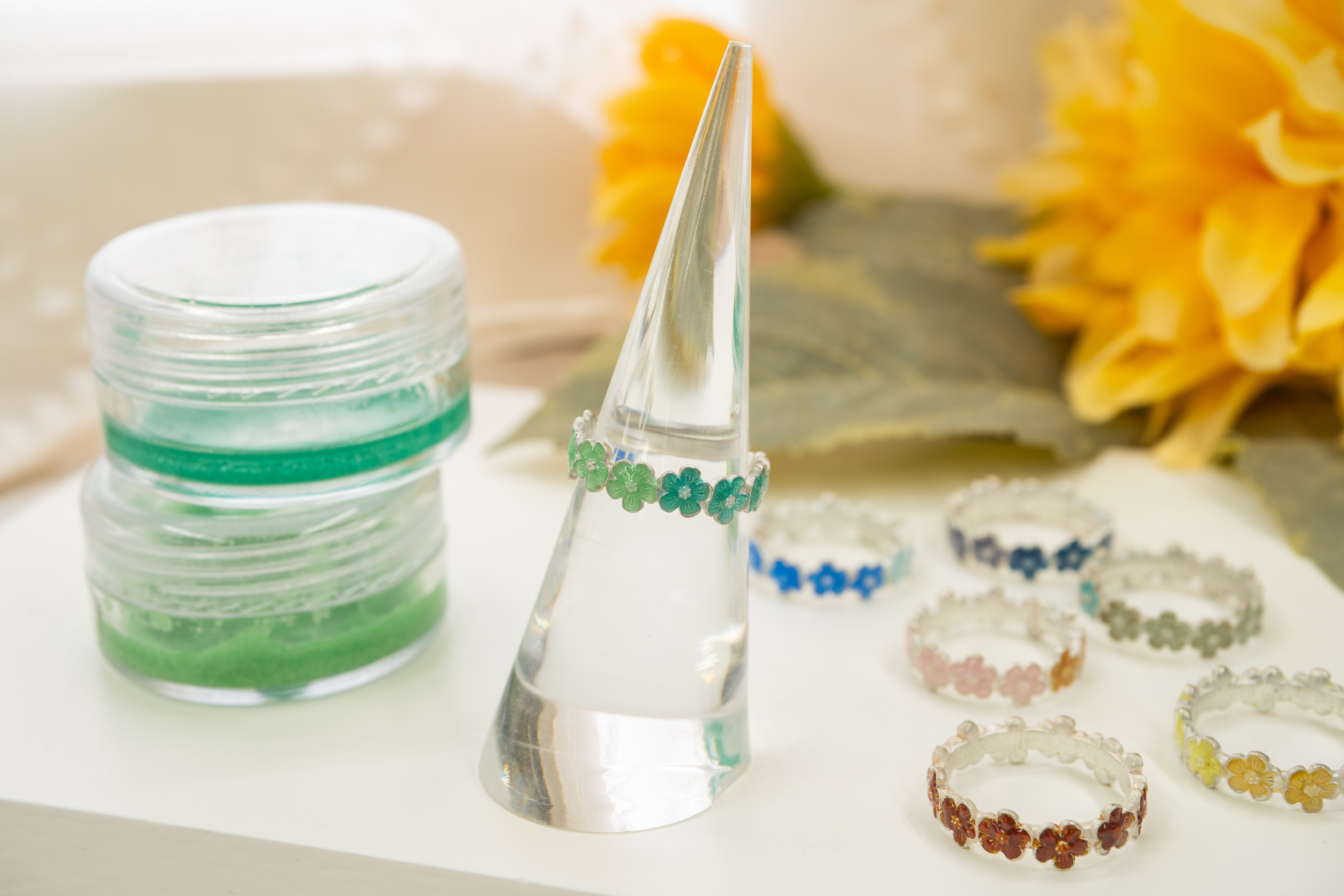 黄緑と深緑のエマーユリング②