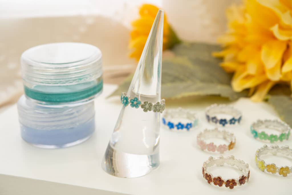 エメラルドを使ったエマーユリング①