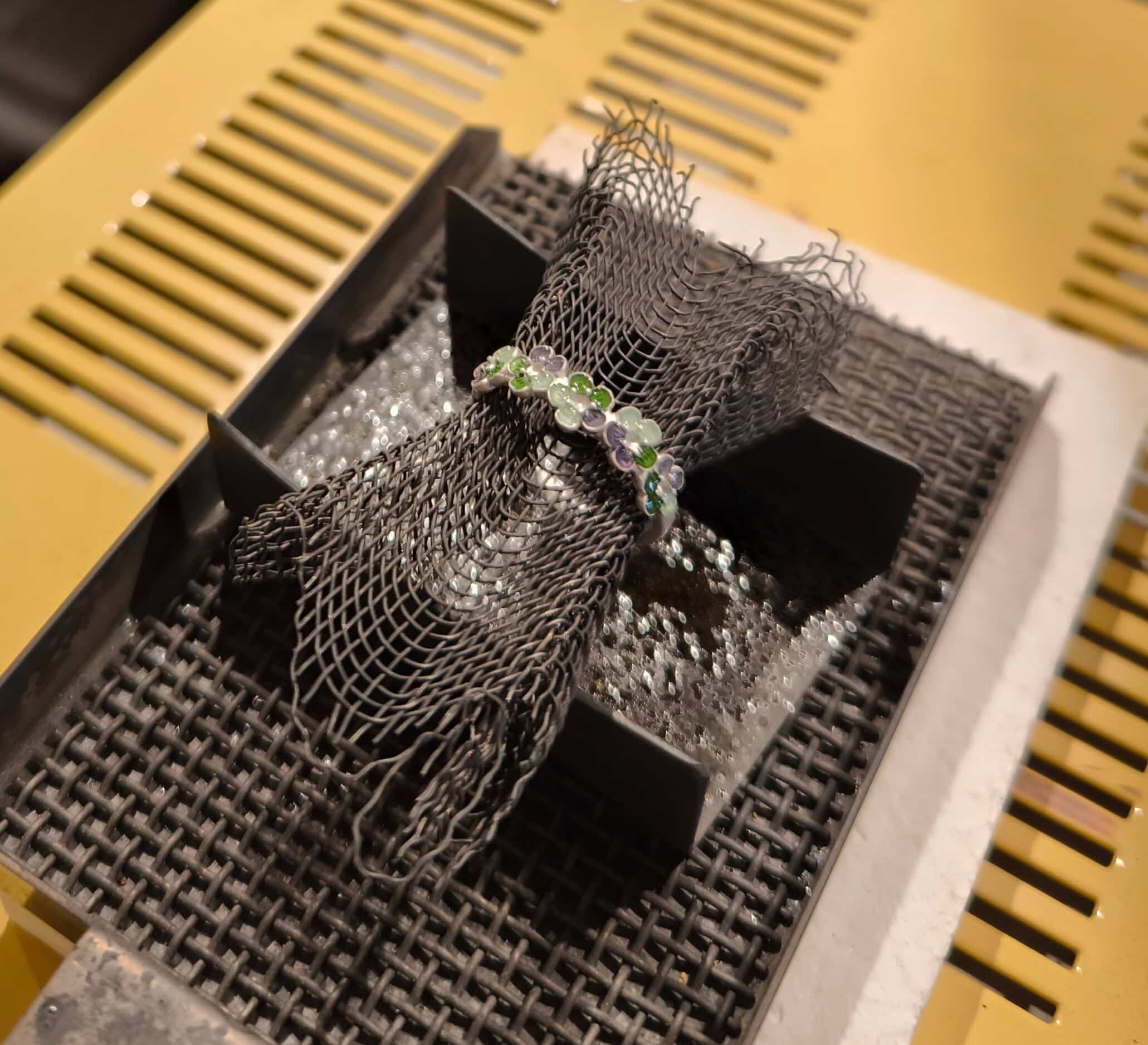 時間が経つと本来の色が出てくる