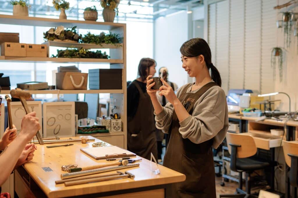 AIGISの写真撮影サービスで制作風景を撮影